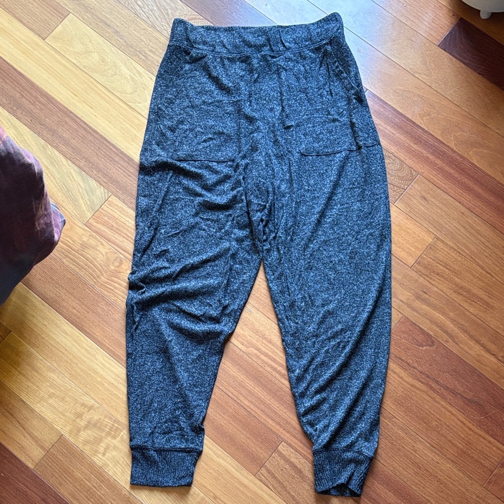 Aerie Women’s Soft Gray Jogger Pants, size medium